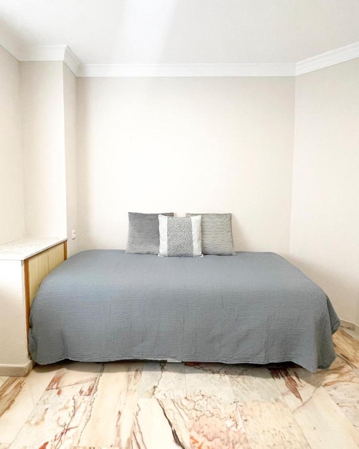 Apartment Holidays2malaga Tomas De Echeverria 150 Mts To Beach & High Speed Wifi & Parking Málaga