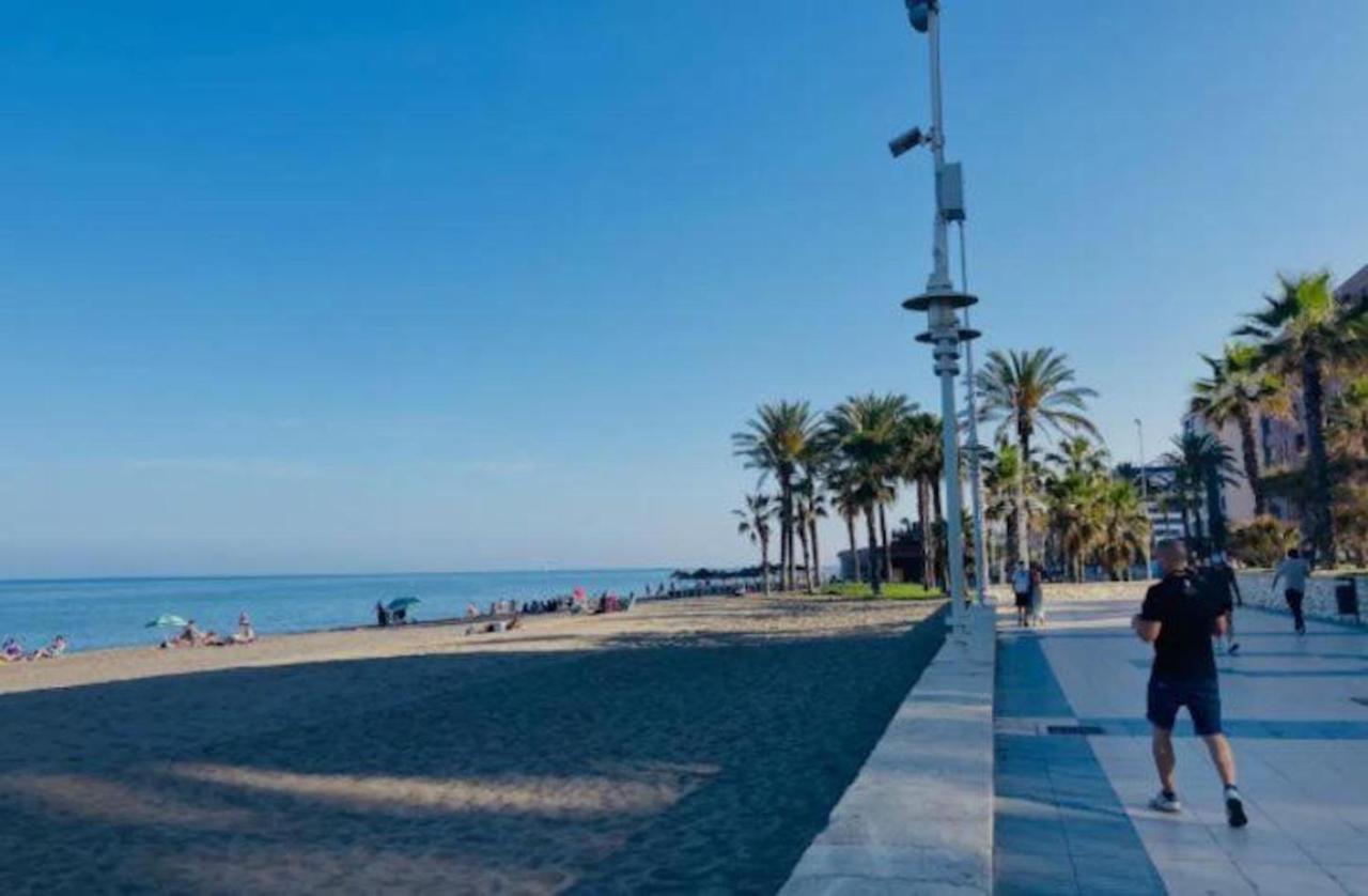 Apartment Holidays2malaga Tomas De Echeverria 150 Mts To Beach & High Speed Wifi & Parking Málaga