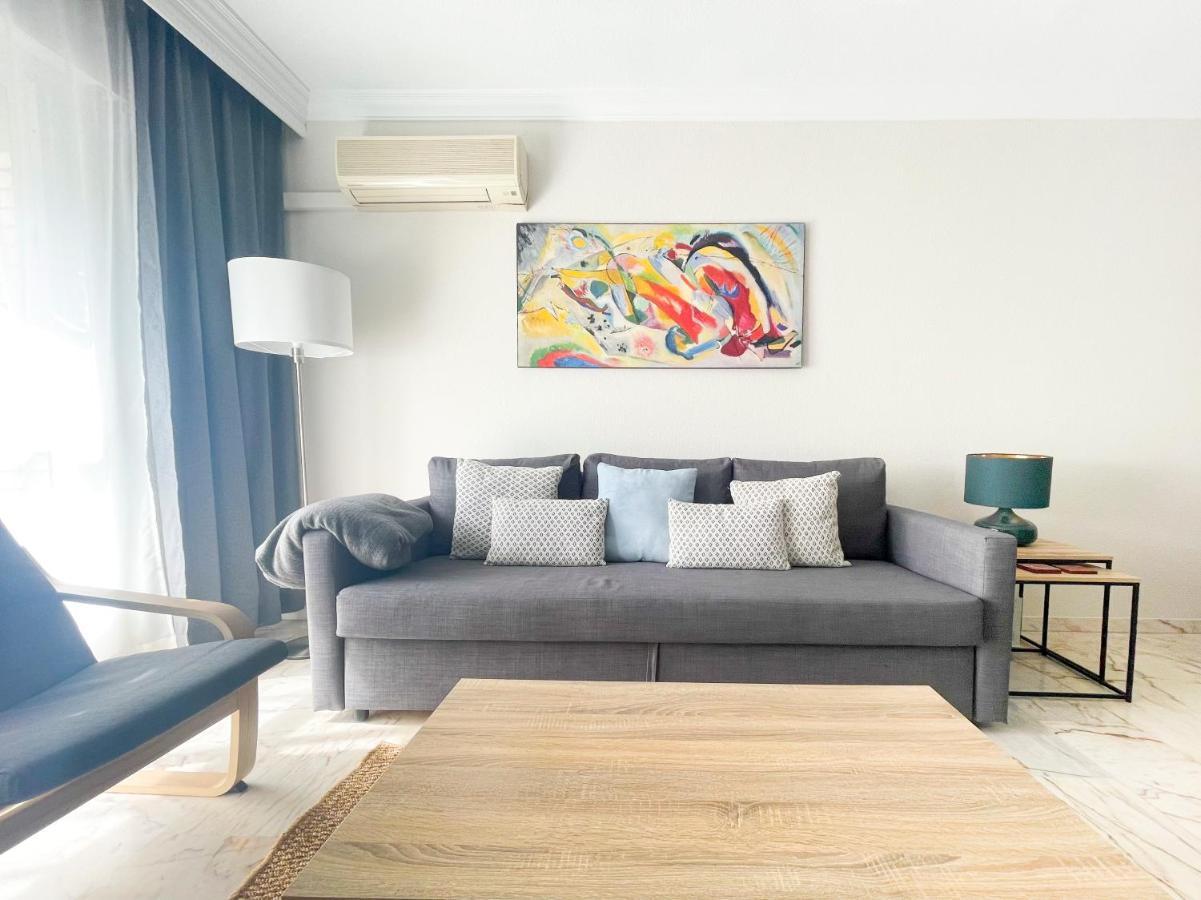 Holidays2malaga Tomas De Echeverria 150 Mts To Beach & High Speed Wifi & Parking Leilighet
