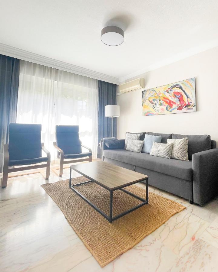 Holidays2malaga Tomas De Echeverria 150 Mts To Beach & High Speed Wifi & Parking Leilighet
