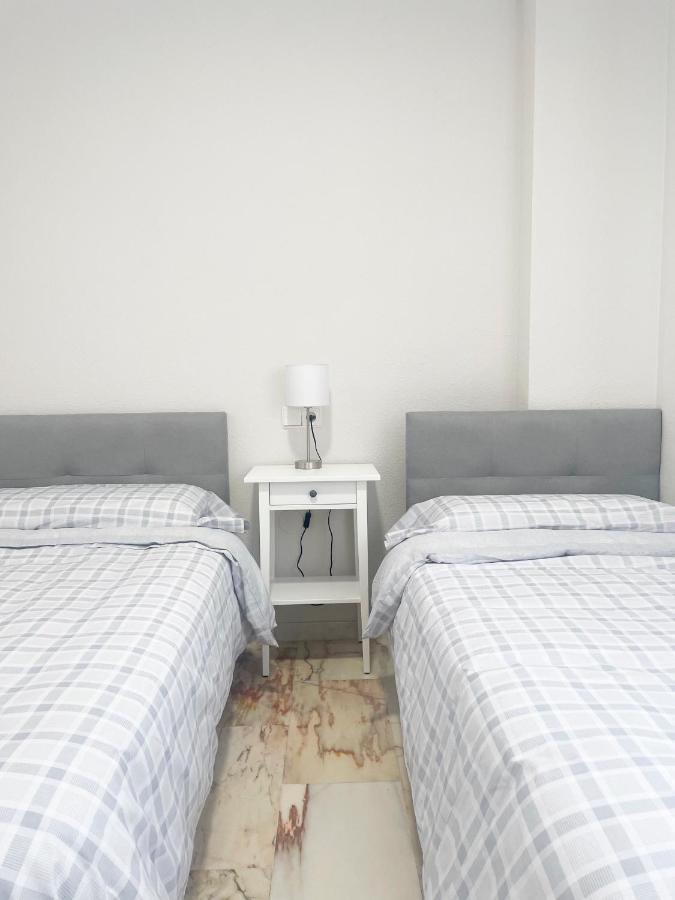 Leilighet Holidays2malaga Tomas De Echeverria 150 Mts To Beach & High Speed Wifi & Parking