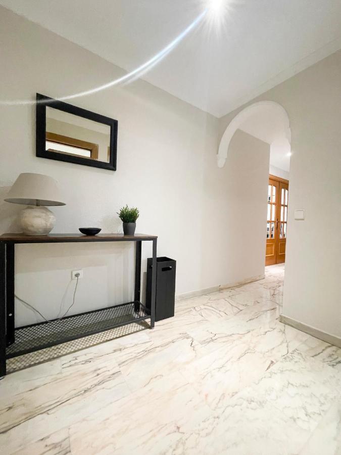 Apartment Holidays2malaga Tomas De Echeverria 150 Mts To Beach & High Speed Wifi & Parking Malaga